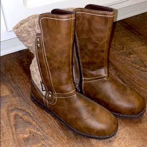 MukMuks Brown Boots with side zipper